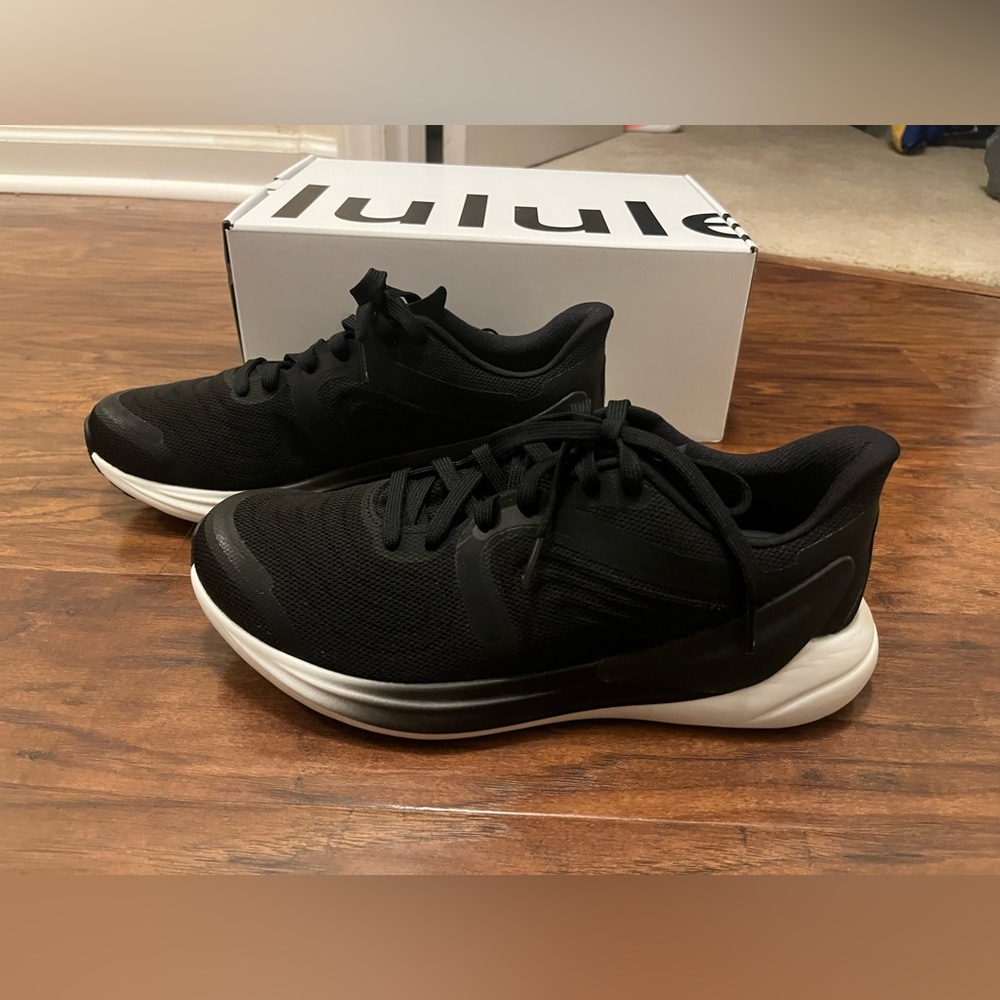 🍋NWB Lululemon Blissfeel 2 Women’s Black/Asphalt Grey/Lt Vapor Running Shoe - 10